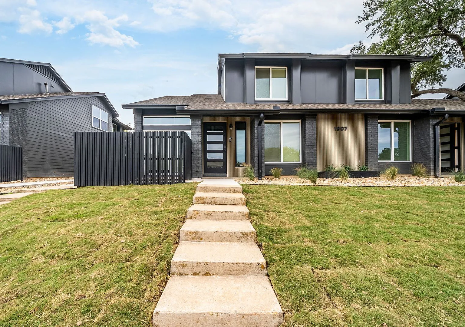 300 HEB gift card at move in Stunning 2 bed / 2 bath condo in North Austin — Photo 4
