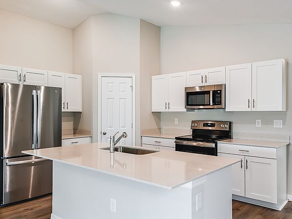 Magenta - Cool Cottage Interior Design