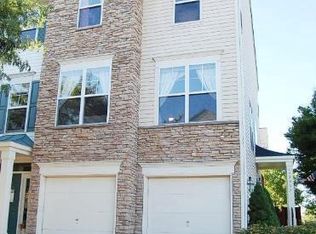 42957 Astell St, Chantilly, VA 20152