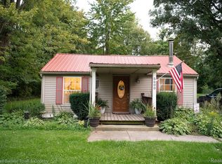 5600 Golf Club Rd, Howell, MI 48843