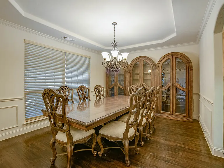 13083 Montfair Blvd — Photo 2