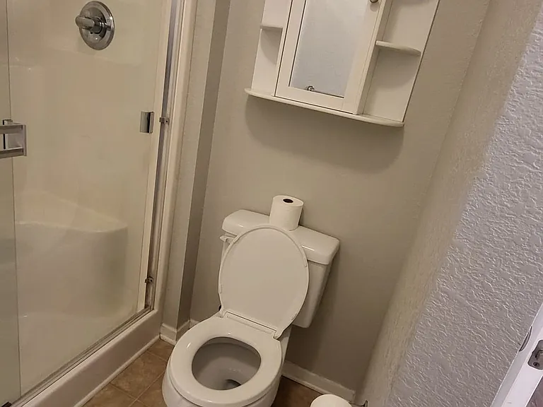 2335 Surrey Dr — Photo 14