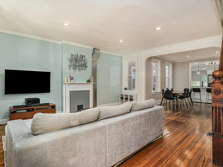 351 Washington Ave — Photo 5