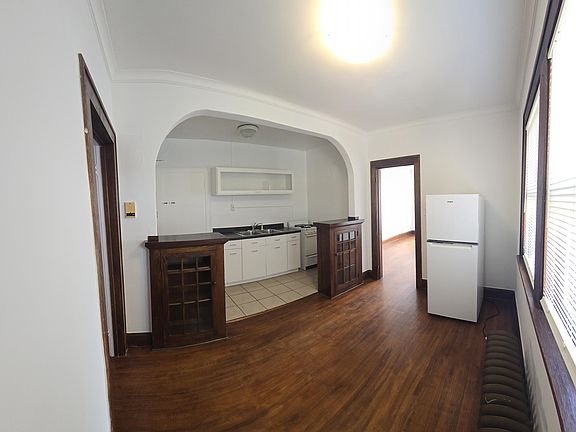 5th image of 2621 Pleasant Ave APT 7