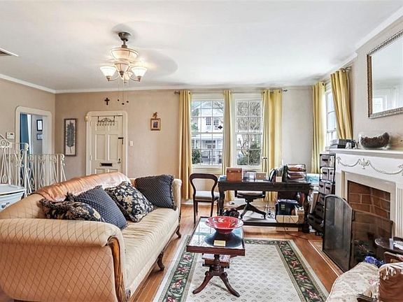 3rd image of 4756 Arts St