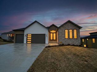 8203 NW 89th Ter, Kansas City, MO 64152