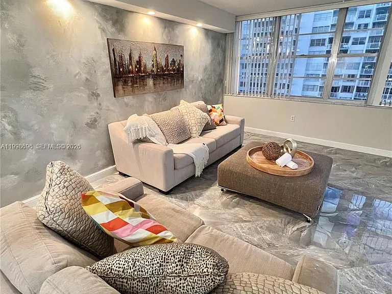 18041 Biscayne Blvd #1104 — Photo 12