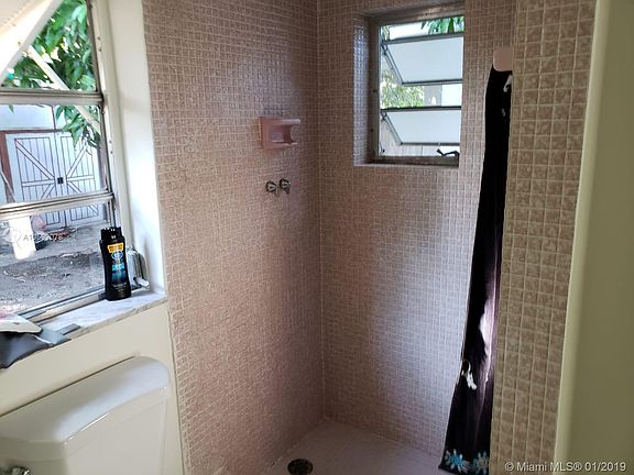 3rd image of 522 N 24th Ave