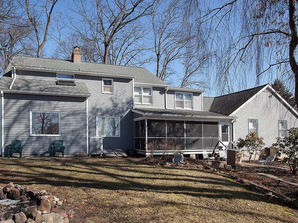 2nd image of 215 Dogwood Dr