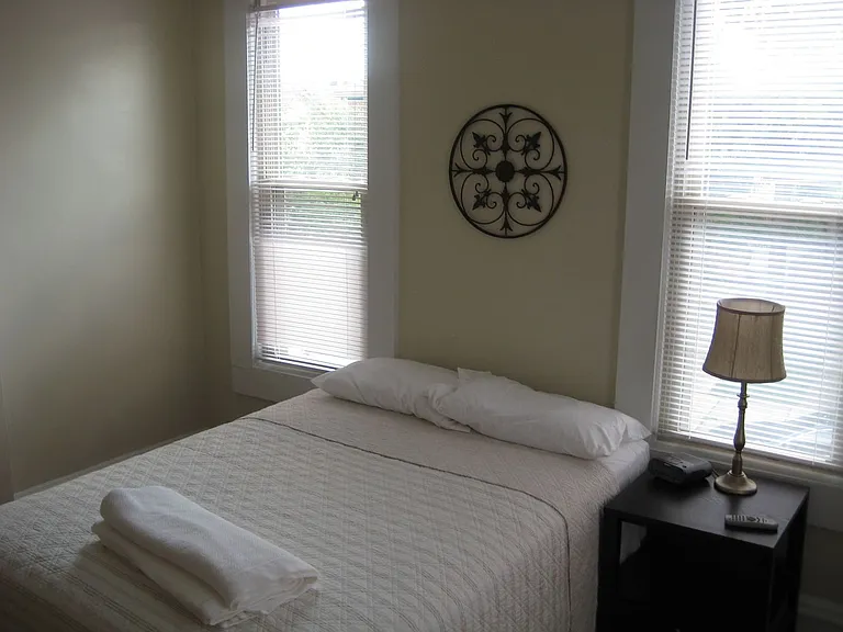 664 Kerr St — Photo 12
