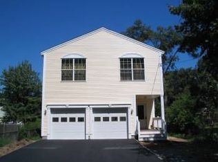 4 Edgemont Ave, Billerica, MA 01821