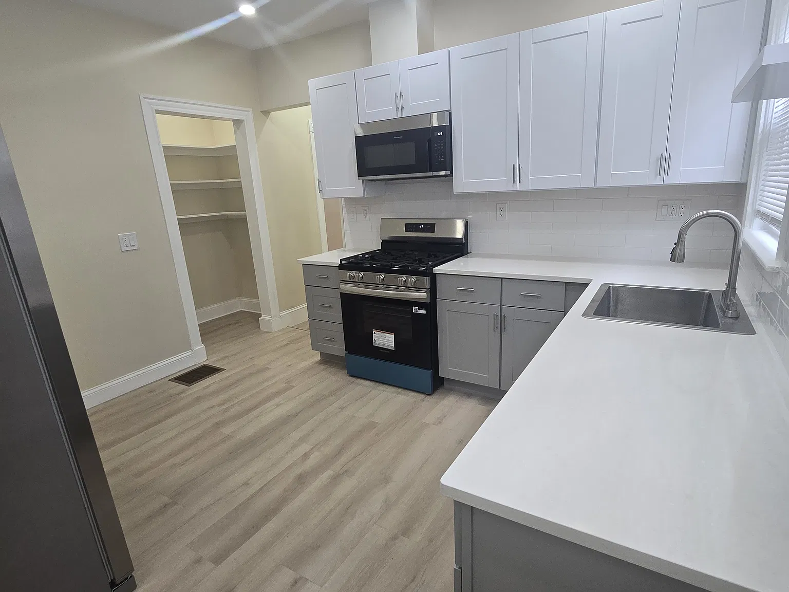 3 bed, 1500 sqft, $3,300 — Photo 4