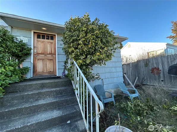 3841 37th Avenue SW, Seattle, WA 98126