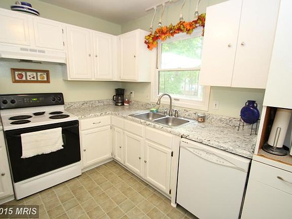 4th image of 307 Green Arbor Dr