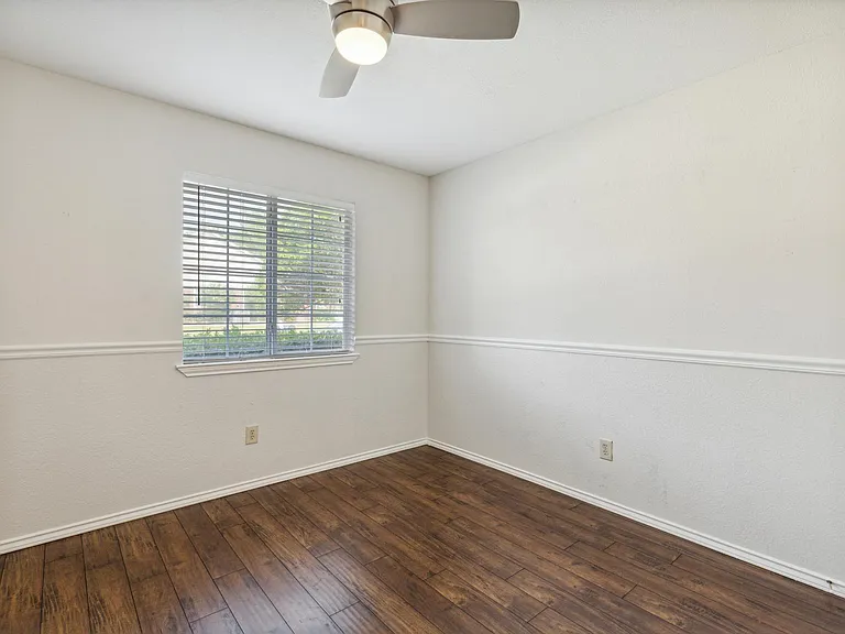 4305 Durango Ln — Photo 23