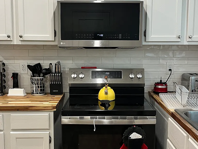 128 E Lloyd St — Photo 14