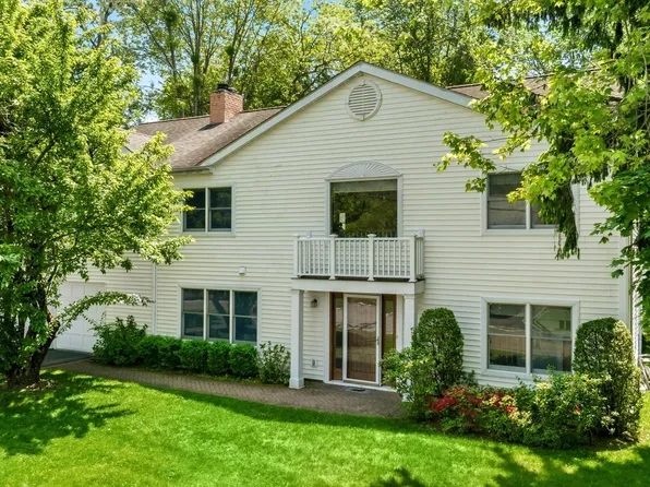 39 Lambert Lane, New Rochelle, NY 10804