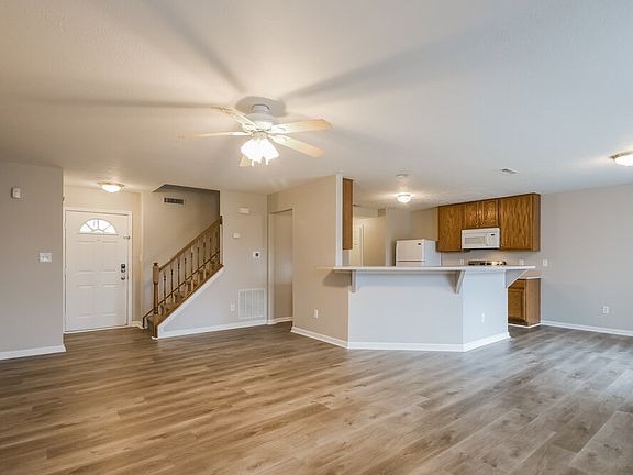 5th image of 443 Grabill Dr