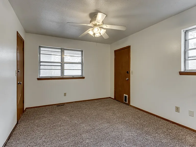 7109 NW 6th St — Photo 30