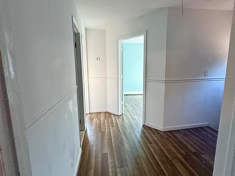 66 Van Buren St — Photo 16