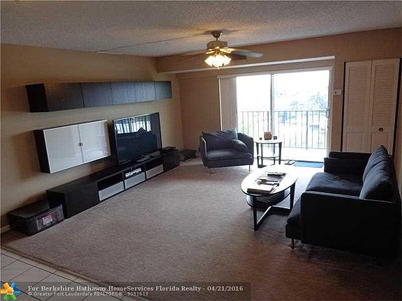 2nd image of 1625 SE 10th Ave APT 705