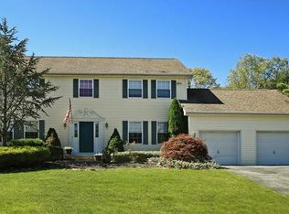 170 Village Dr, Florida, NY 10921