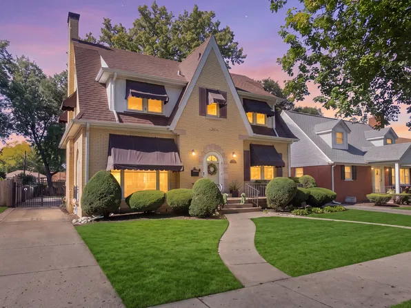 1152 Margret St, Des Plaines, IL 60016