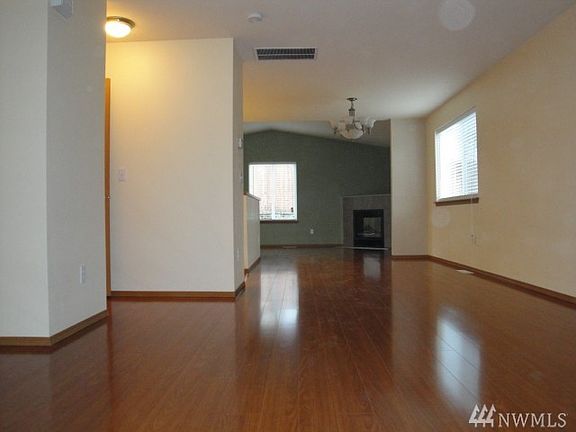 3rd image of 3009 NE Mercer Ct