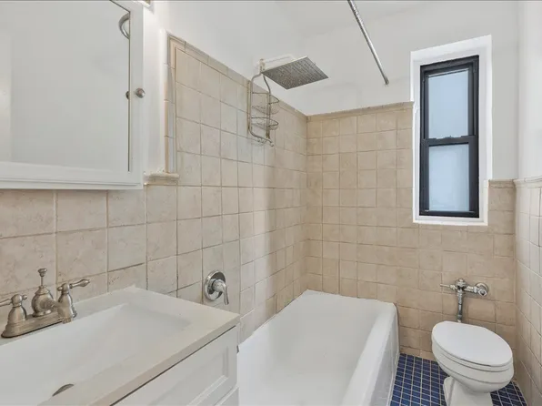 251 Seaman Avenue image 7 of 9