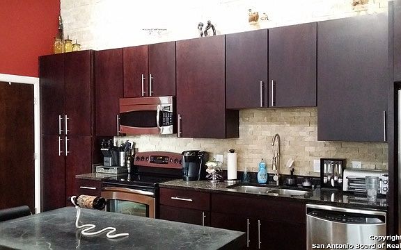 5th image of 3107 S Flores St