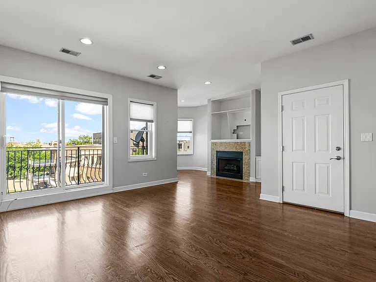 529 N Racine Ave #3 — Photo 10