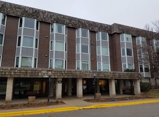 400 Thames Pkwy #51F, Park Ridge, IL
