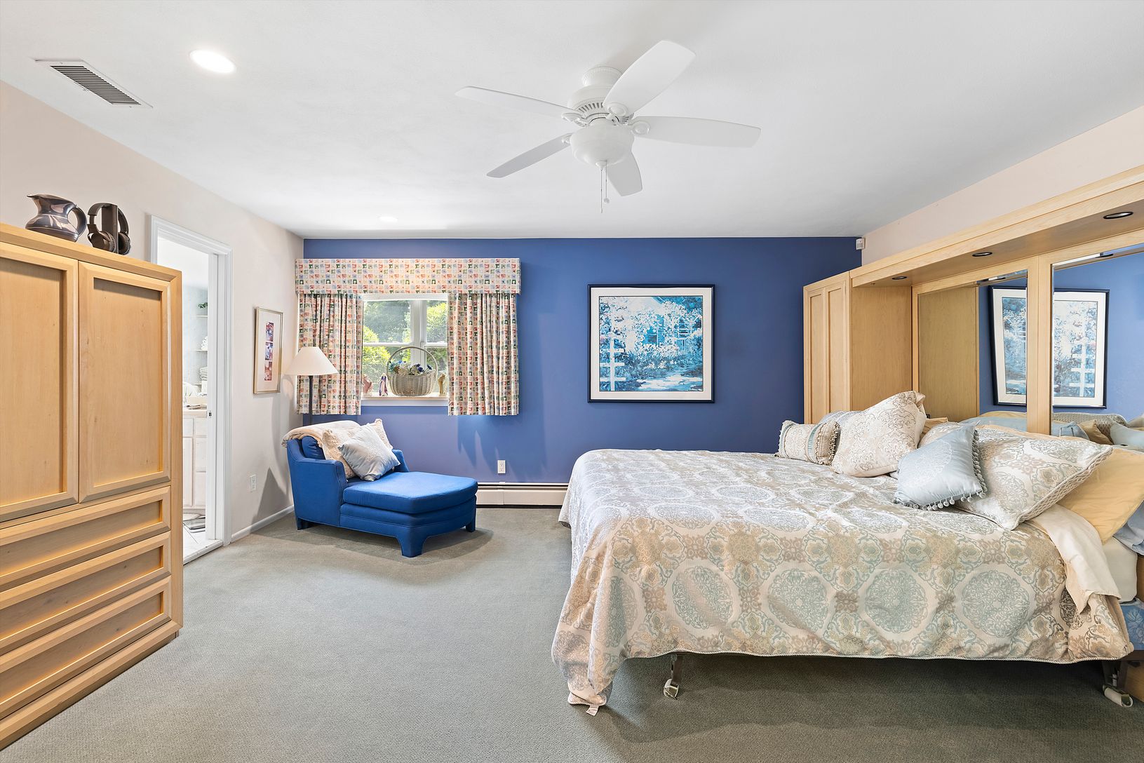 1st Floor Master Bedroom