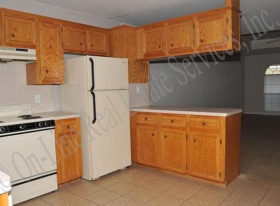 4th image of 1600 Medina Dr