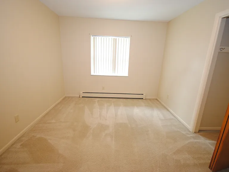 512 N Ashley St — Photo 9