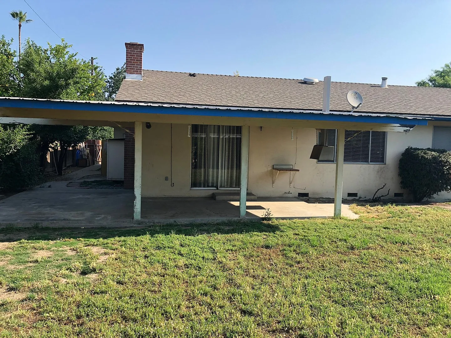 3349 W. Tulare Ave. - 3 Bedroom 2 Bathroom + Office/Den - Sw Visalia — Photo 3