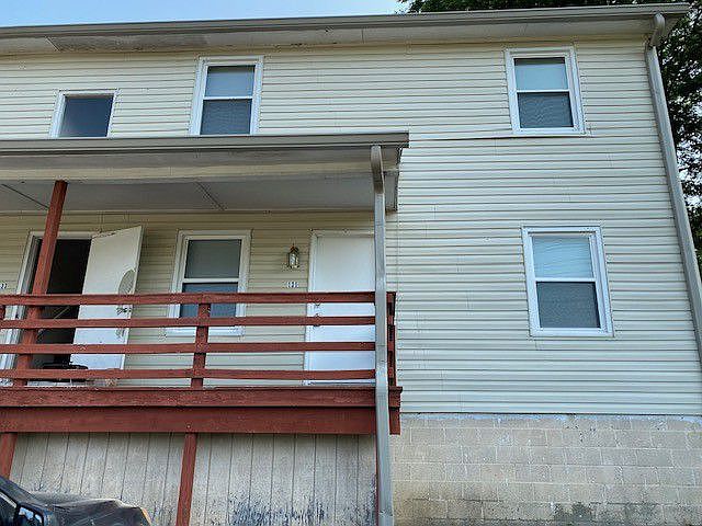 1st image of 131 Brush Hill Ct
