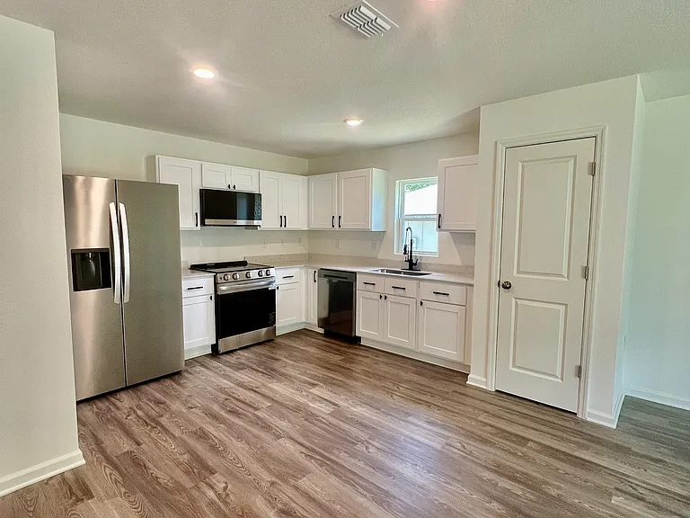 14241 SW 34th Terrace Rd — Photo 9