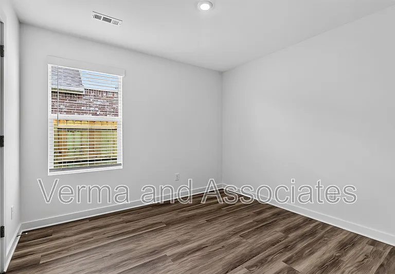 4771 W Folsom St — Photo 15
