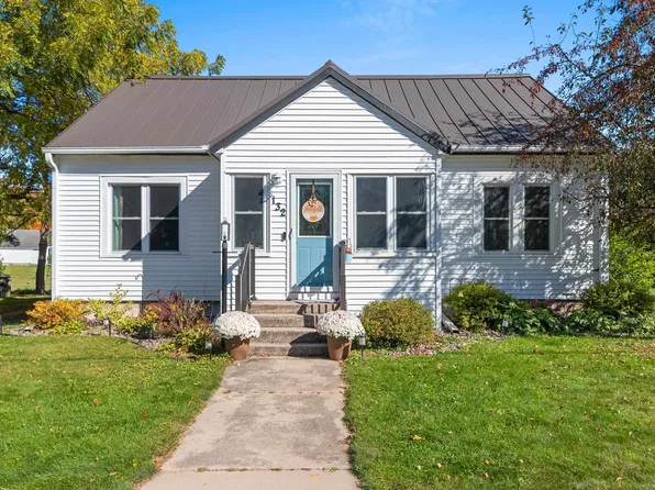 132 S Birch Ave, Gillett, WI 54124