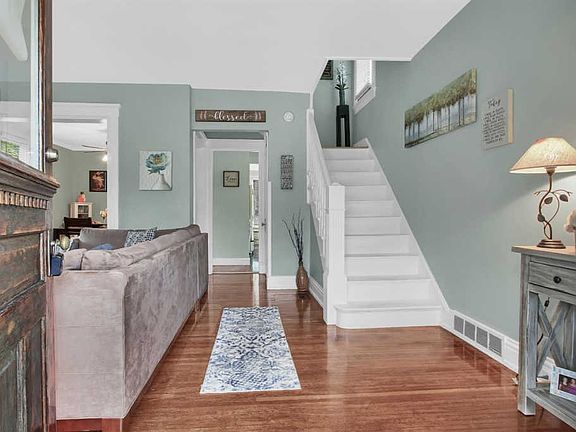 2nd image of 3739 Drake Ave