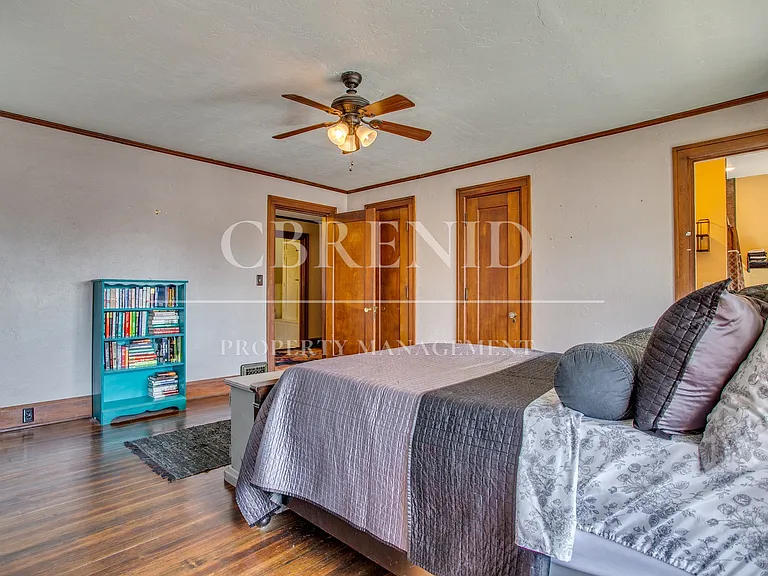 1214 W Maine St — Photo 36