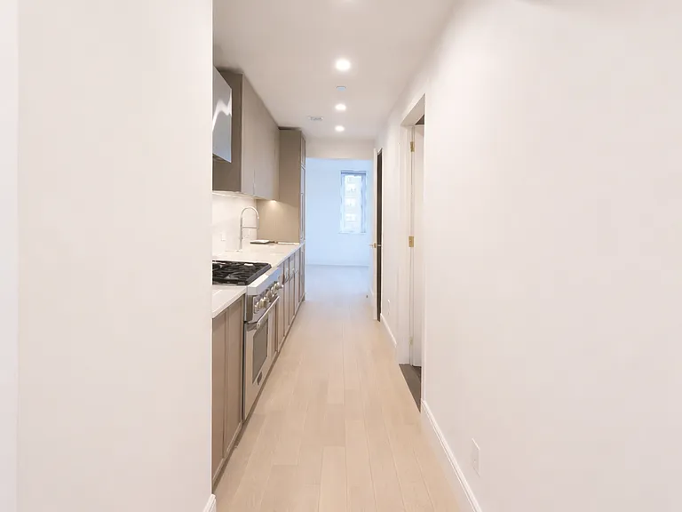 1399 Park Ave #6G — Photo 4