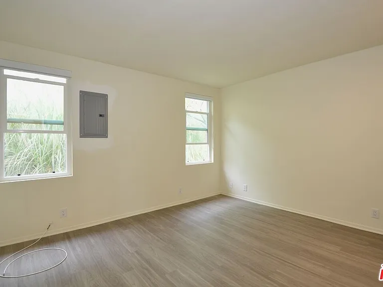 18069 Coastline Dr #10 — Photo 7