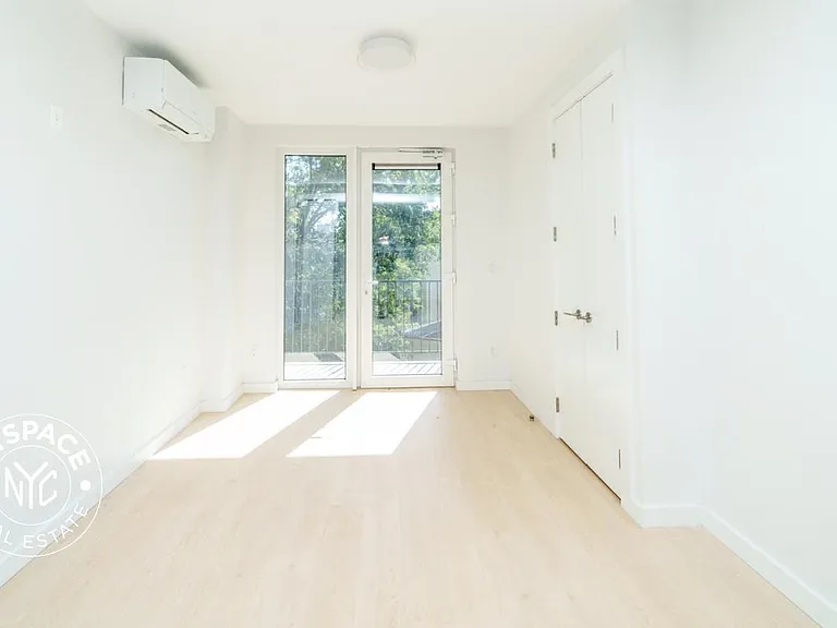 280 Meeker Ave #905 — Photo 9