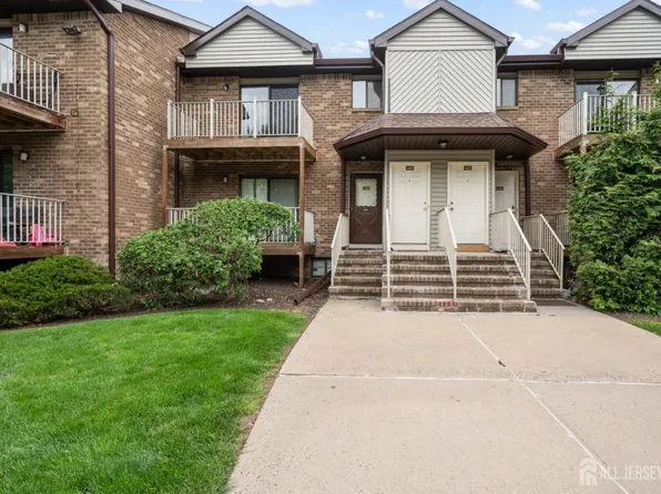 4410 Birchwood Ct, North Brunswick, NJ 08902