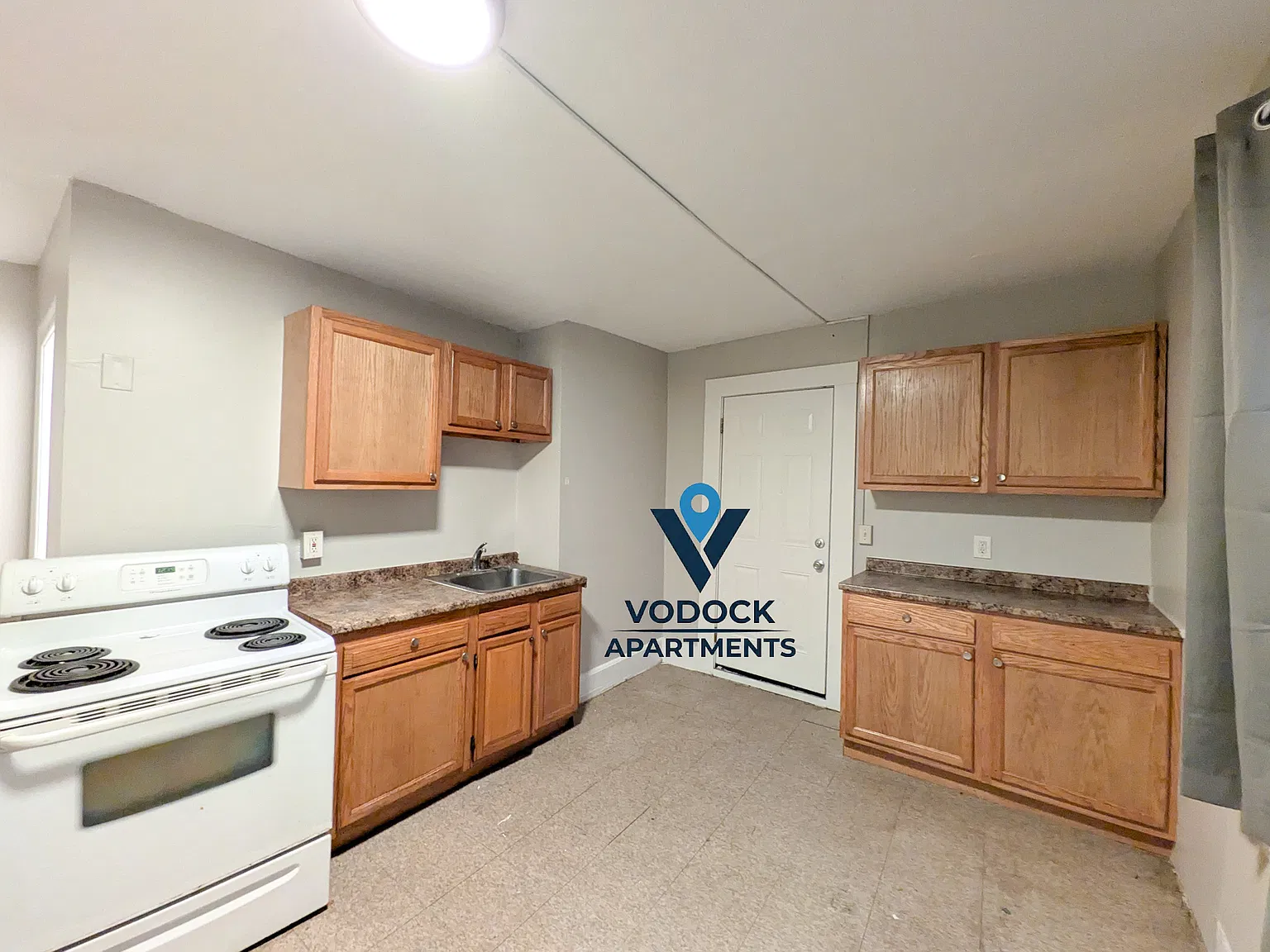 3 bed, 1000 sqft, $1,900 — Photo 4