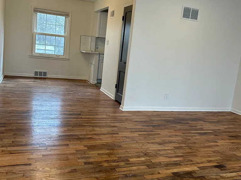 6309 W 74th St — Photo 3