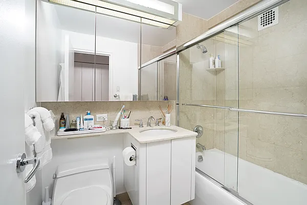 Rented by Shany Landmarks LLC | media 9