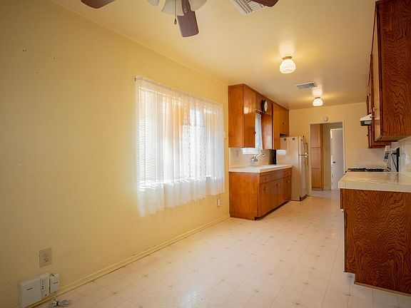 5th image of 10112 Valjean Ave
